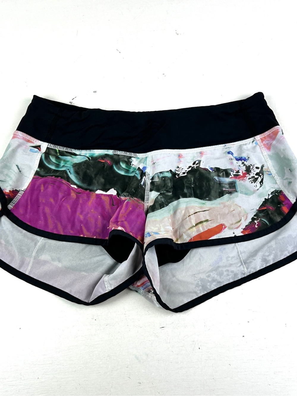 LULULEMON Women's 2" Lined shorts - Sz 4 Zip Pocket Watercolor Pattern